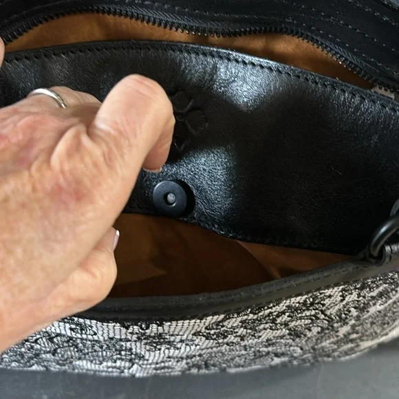 NWT Patricia Nash. Chantilly Lace bag - Picture 4 of 9